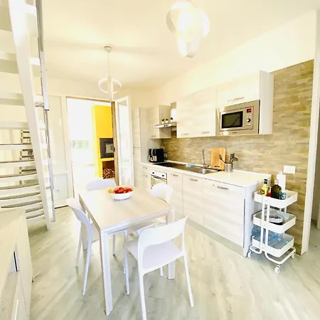 דירה Modernes In Einer Residenz Mit Swimmingpool 300 Meter Vom Entfernt *